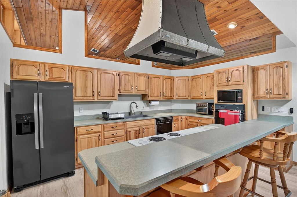 Photo of 1312 Grove Avenue, Tarpon Springs, FL 34689 (MLS # TB8496755)