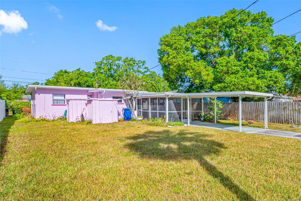 Photo of 2827 1st Street NE, St Petersburg, FL 33704 (MLS # TB8366395)