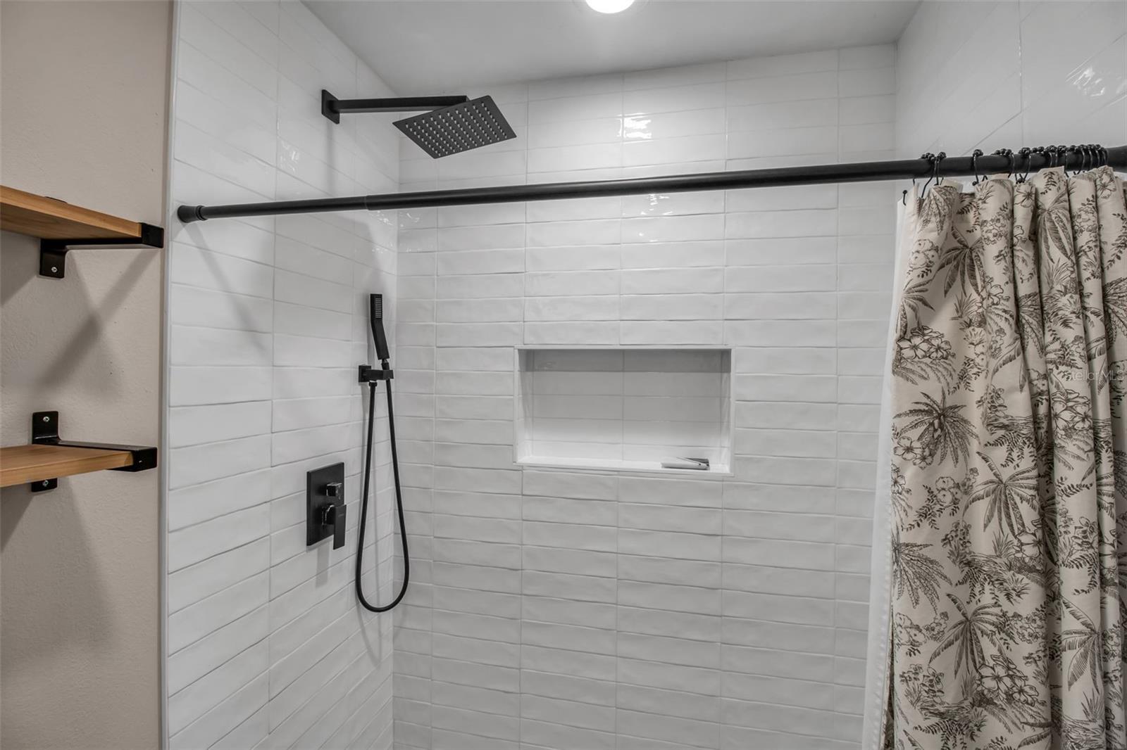 SOUTH VENICE - Residential