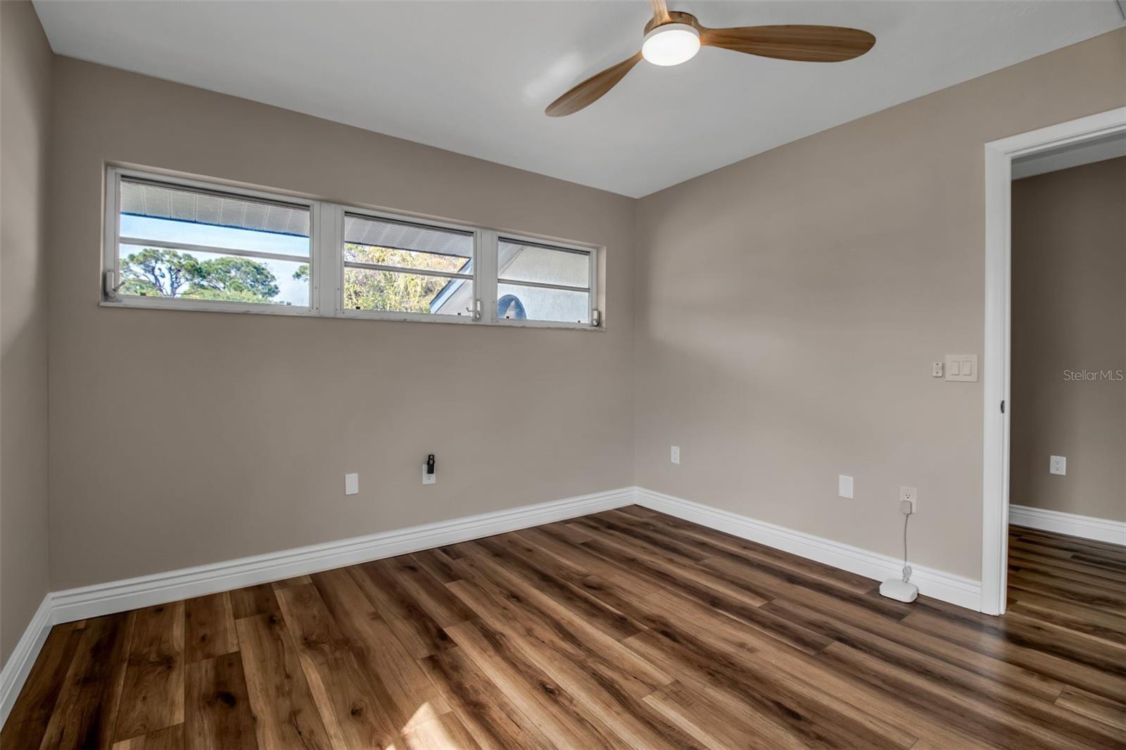 SOUTH VENICE - Residential