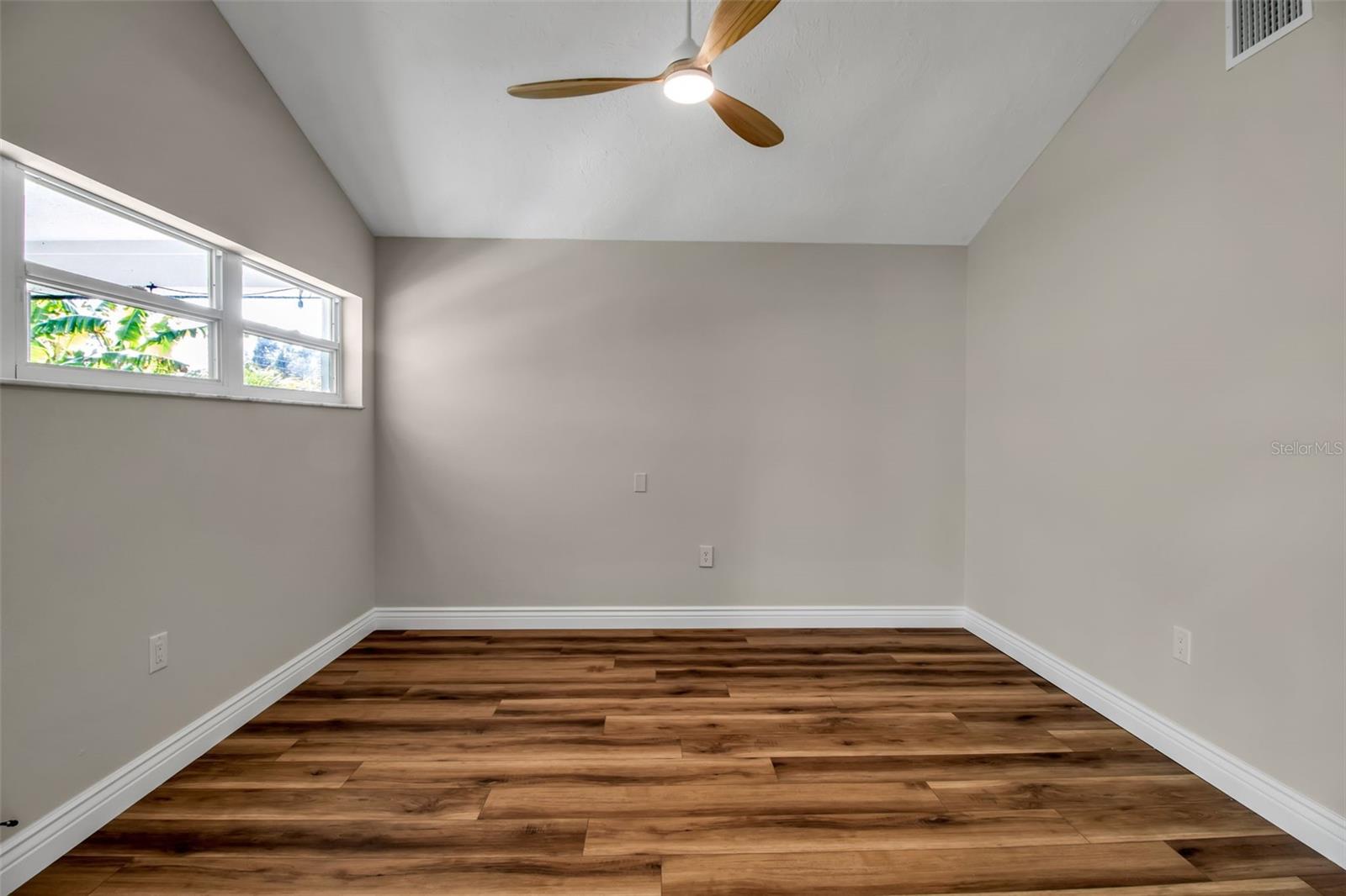 SOUTH VENICE - Residential