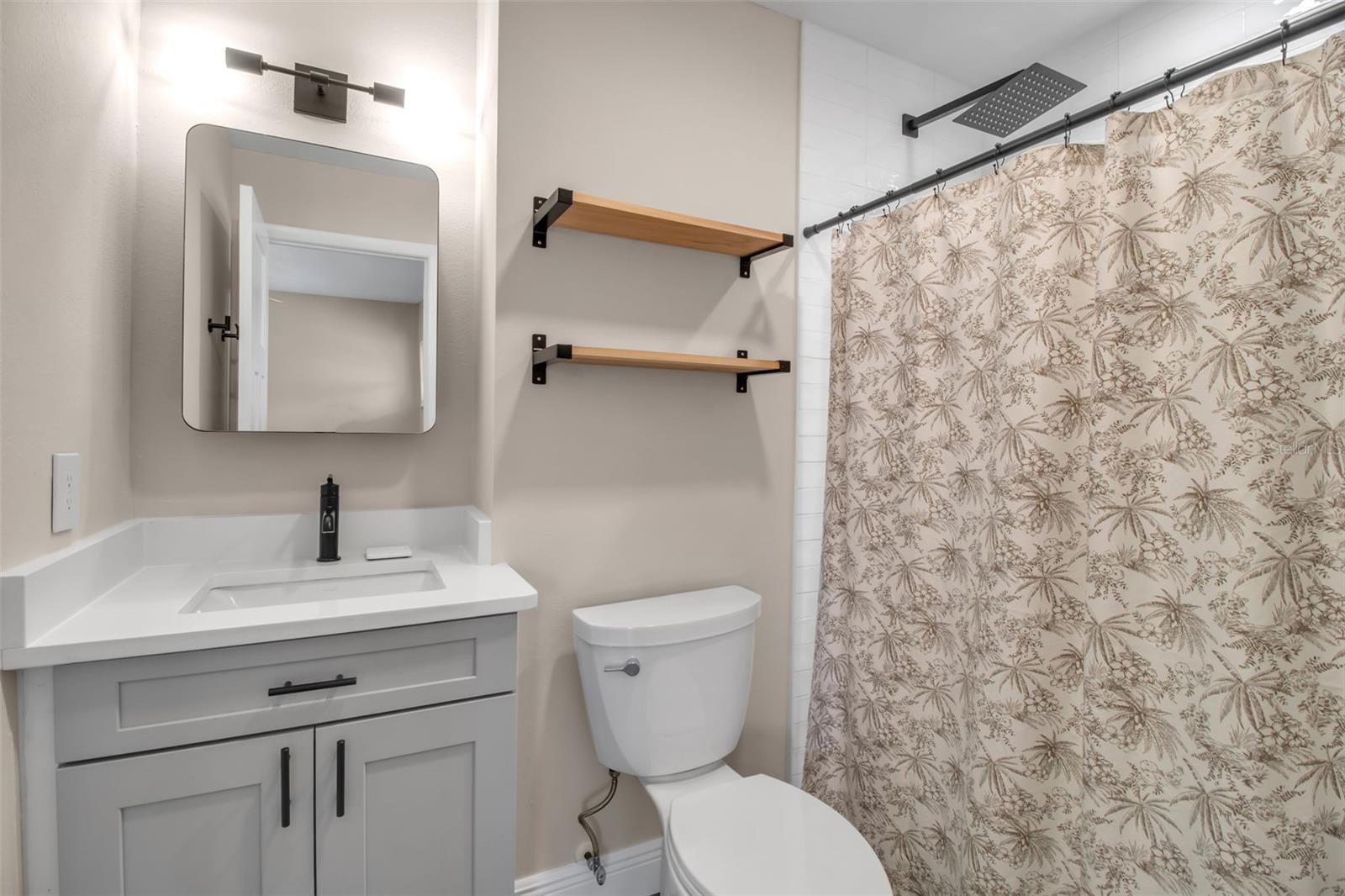 SOUTH VENICE - Residential