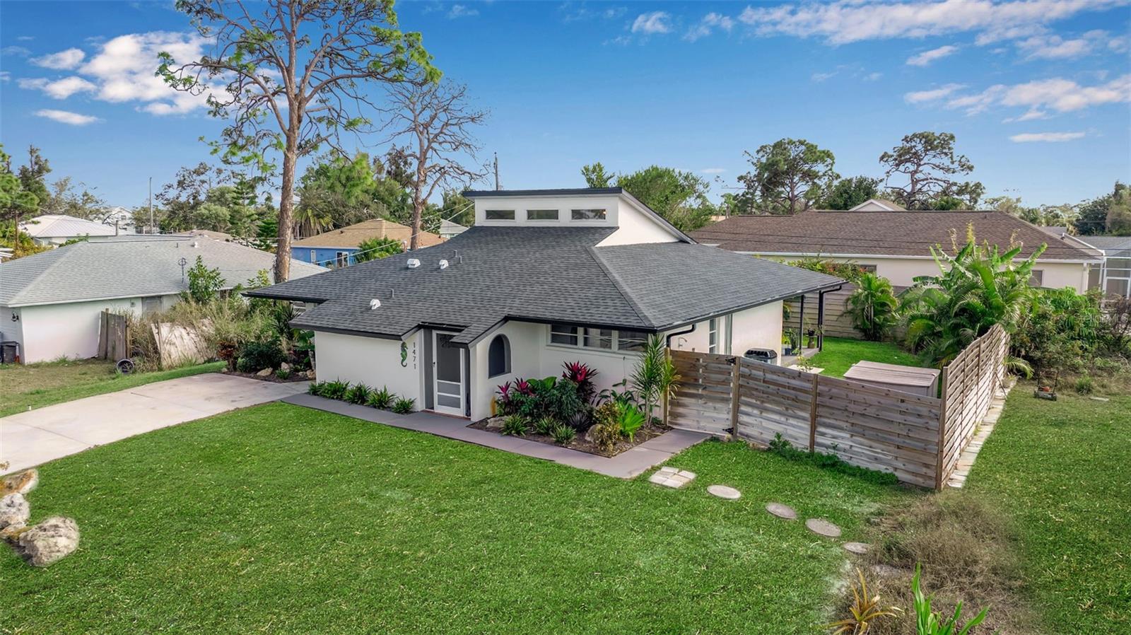 SOUTH VENICE - Residential