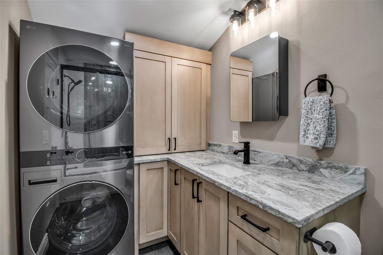 SOUTH VENICE - Residential