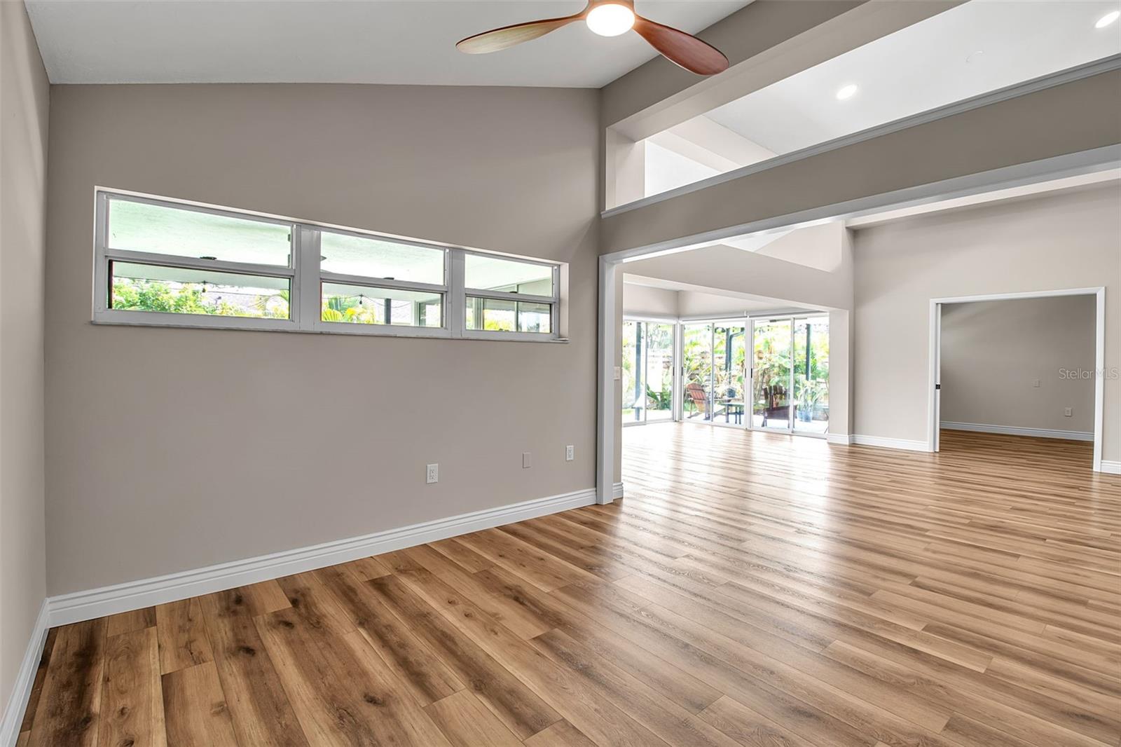 SOUTH VENICE - Residential