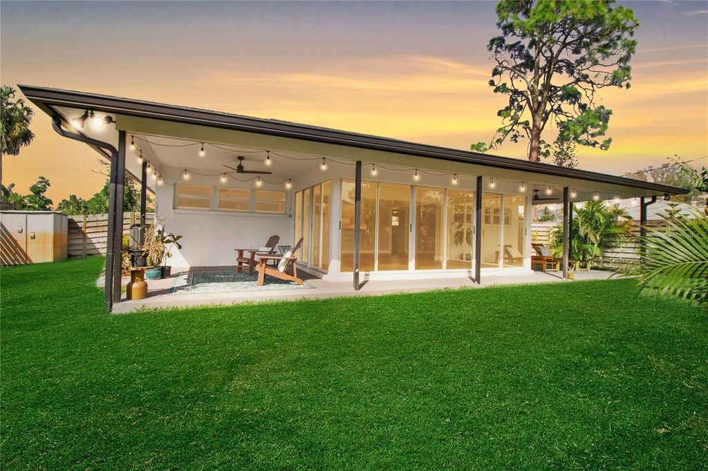 Photo of 1471 Southland Road, Venice, FL 34293 (MLS # A4678402)