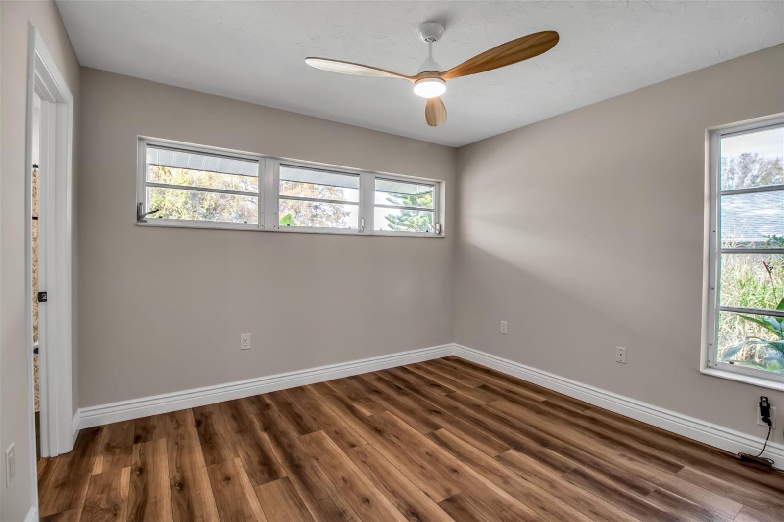 SOUTH VENICE - Residential