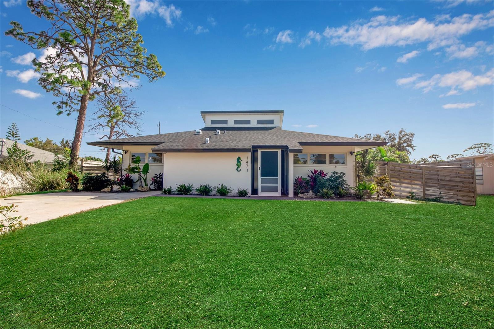 SOUTH VENICE - Residential