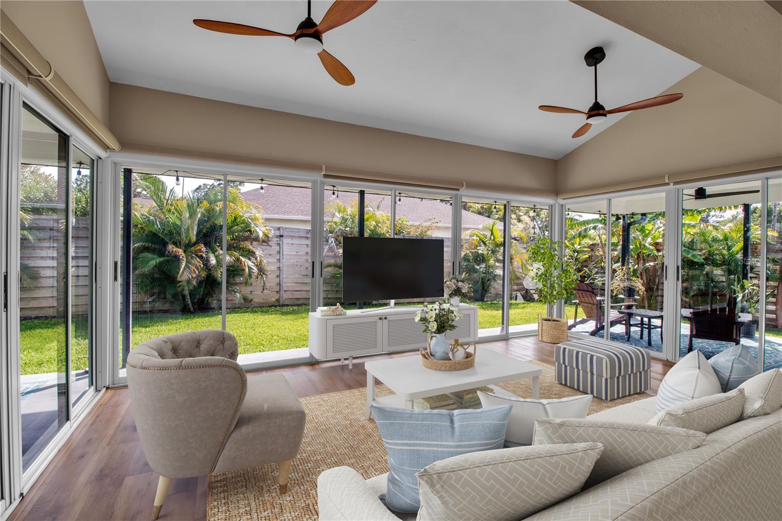 SOUTH VENICE - Residential