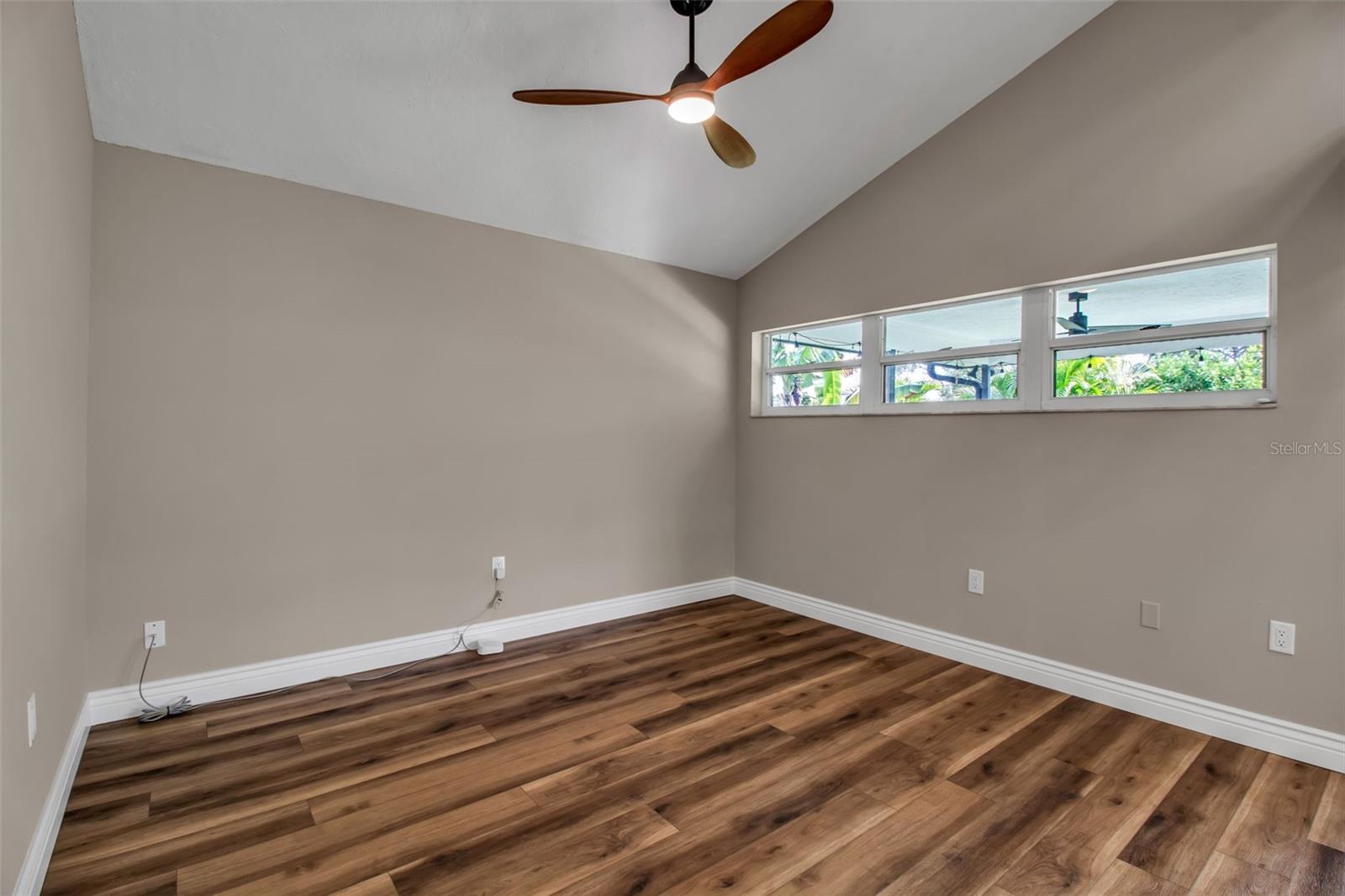 SOUTH VENICE - Residential