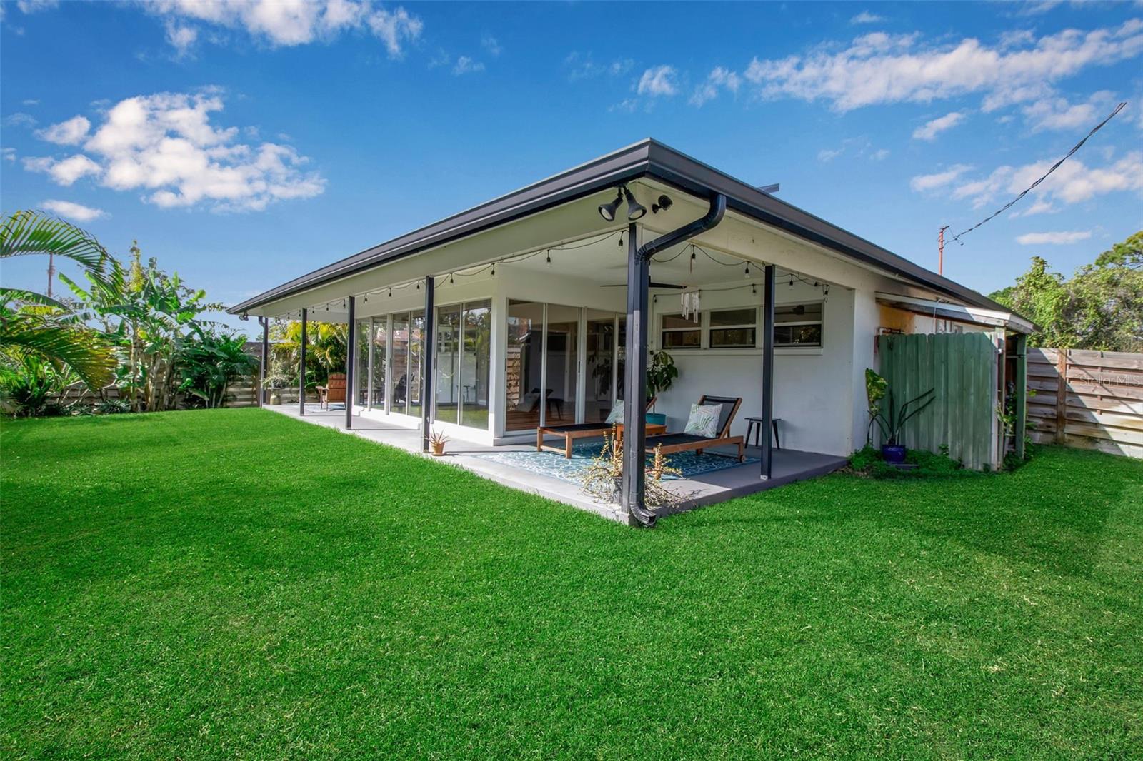 SOUTH VENICE - Residential