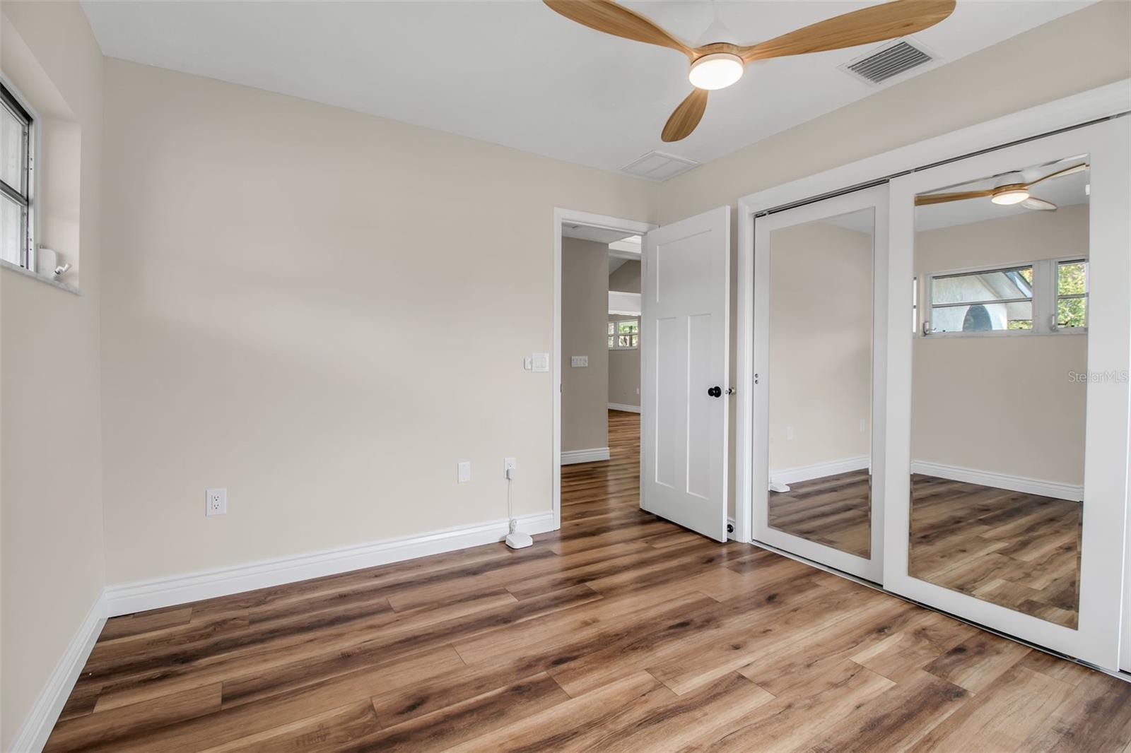 SOUTH VENICE - Residential