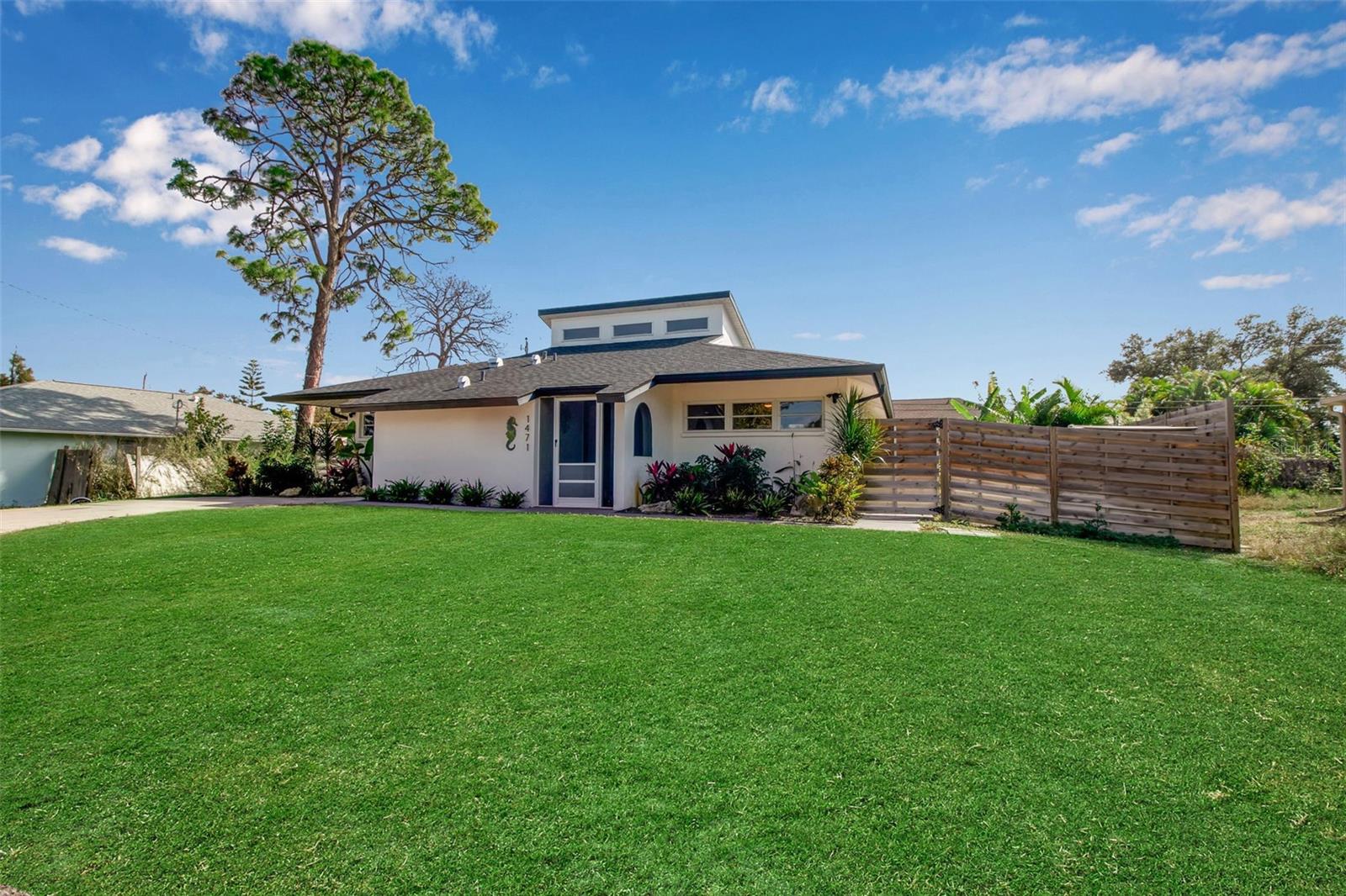 SOUTH VENICE - Residential