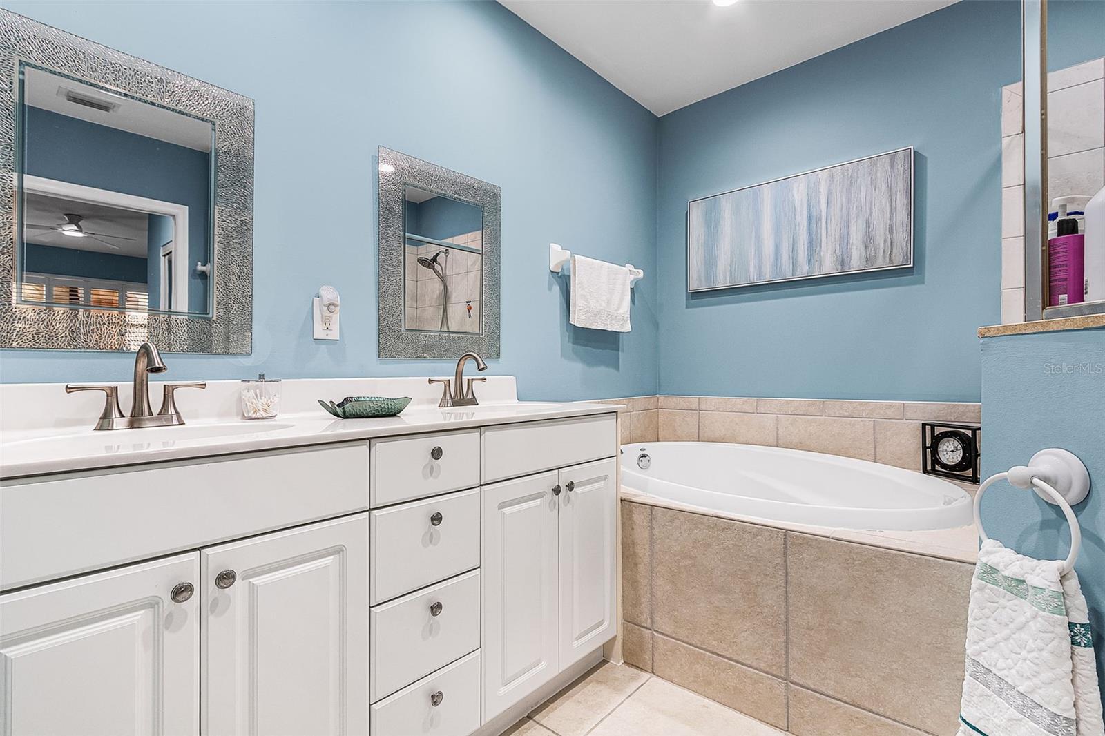 ESPLANADE/BURNT STORE MARINA PH 2 BLDNG 2 - Residential