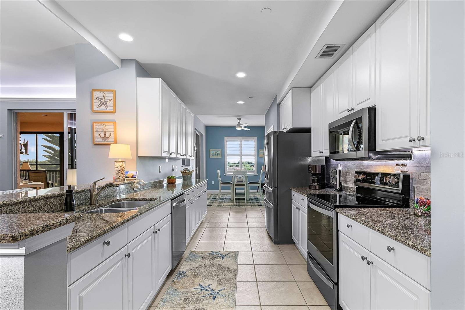 ESPLANADE/BURNT STORE MARINA PH 2 BLDNG 2 - Residential