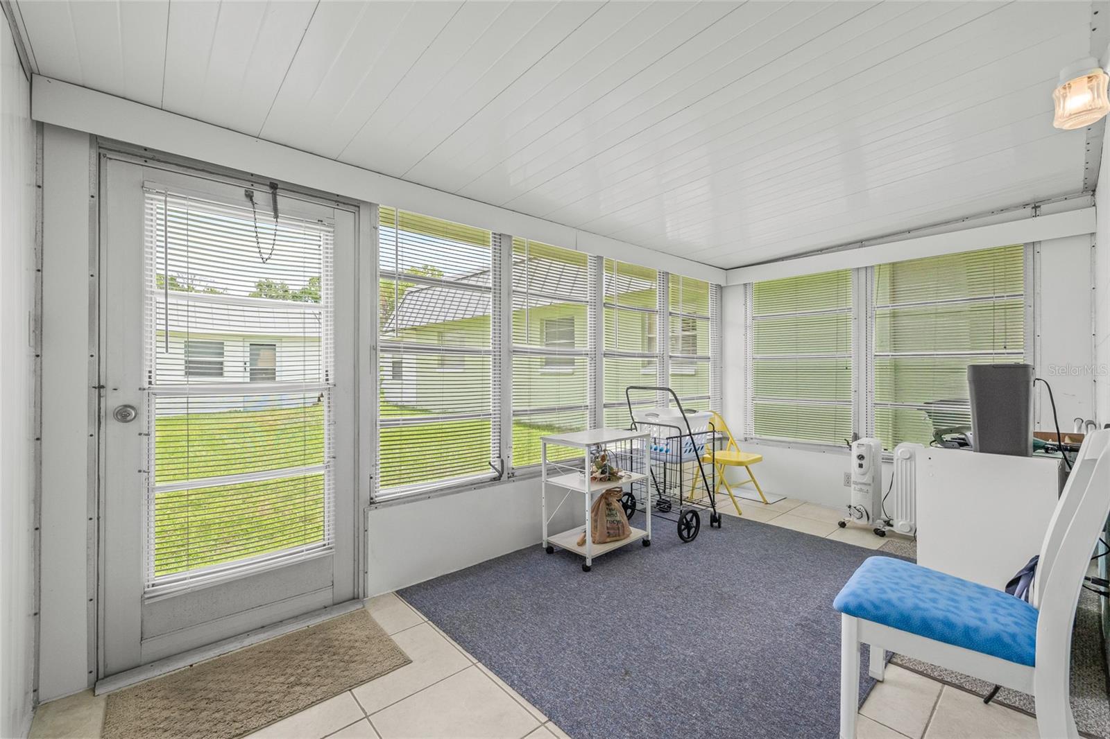 PARADISE POINTE WEST - Residential