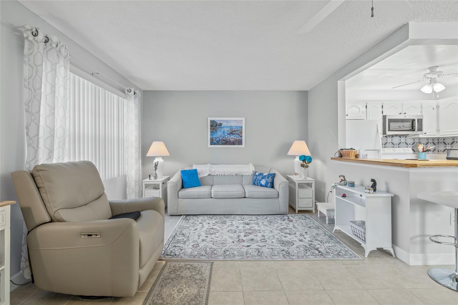 PARADISE POINTE WEST - Residential