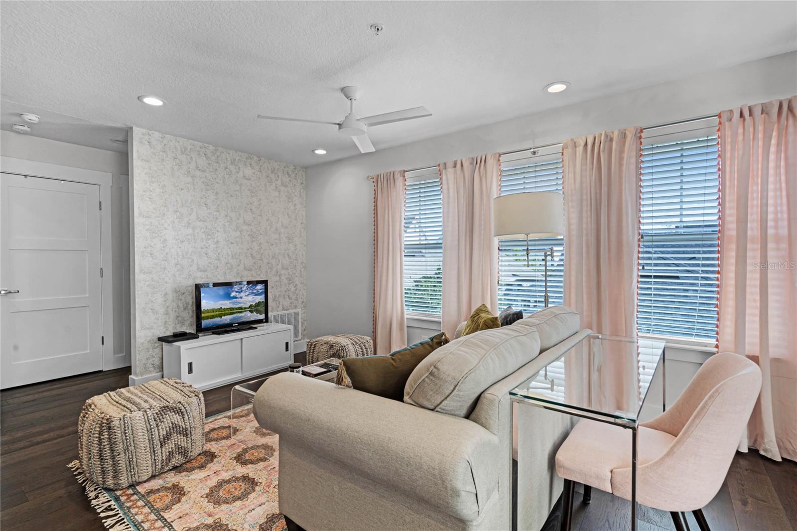 BALDWIN PARK UN 10 - Residential