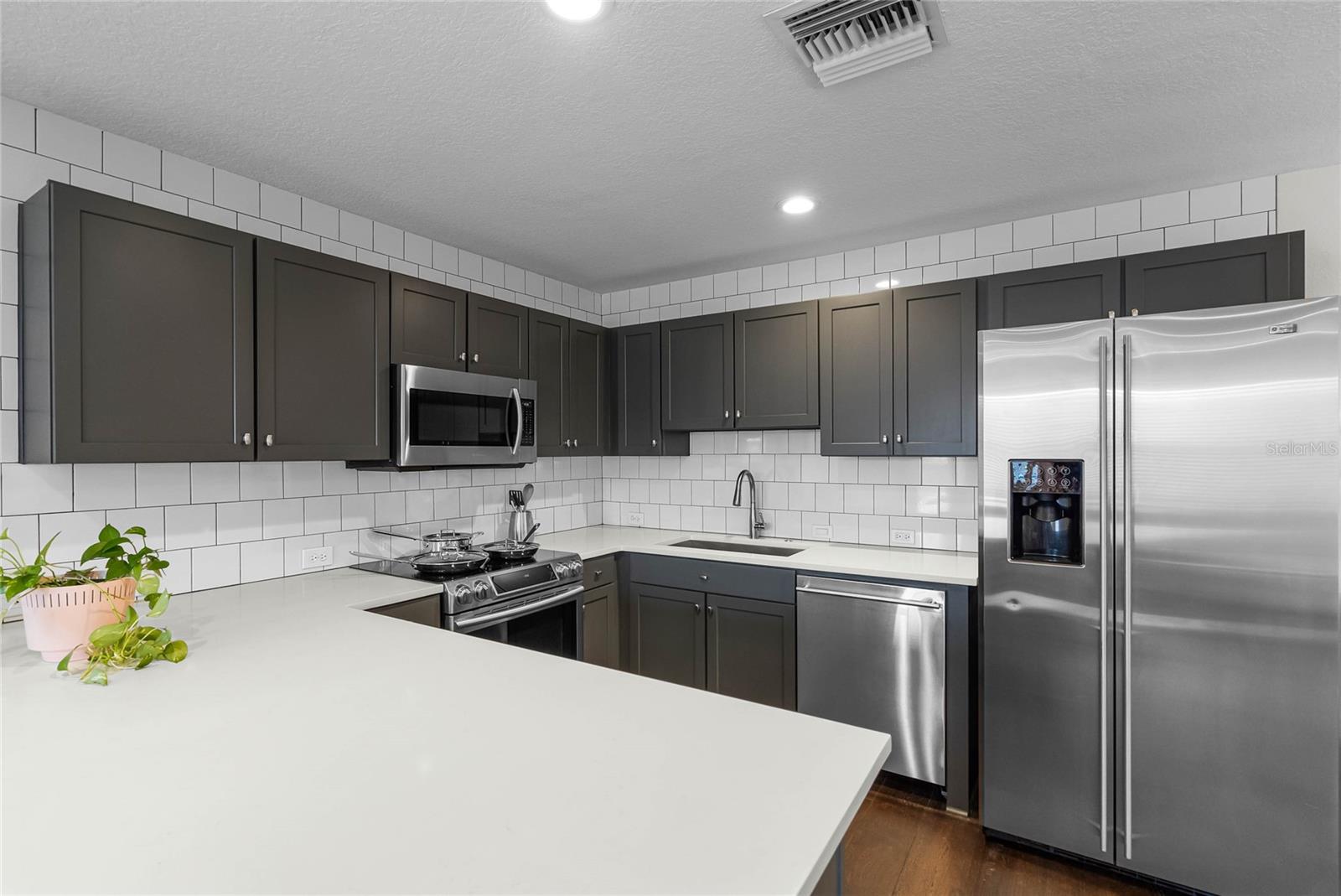 BALDWIN PARK UN 10 - Residential