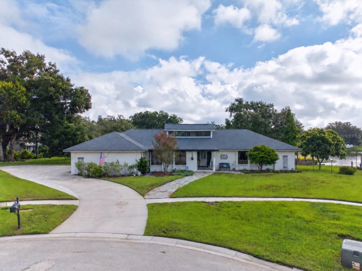 Photo 1 of 82 — 906 RETRIEVER AVENUE, SEFFNER, FL 33584