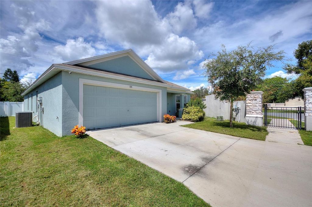 Photo of 108 Black Skimmer Lane, Winter Haven, FL 33880 (MLS # G5102541)