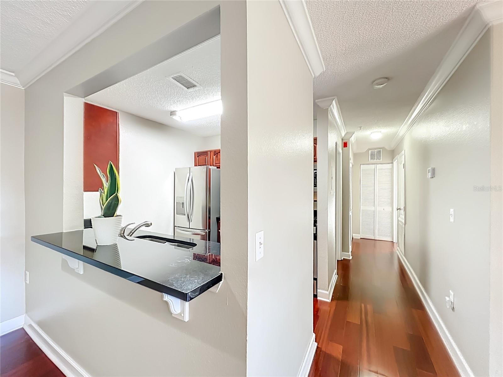 MIRIADA CONDO - Residential