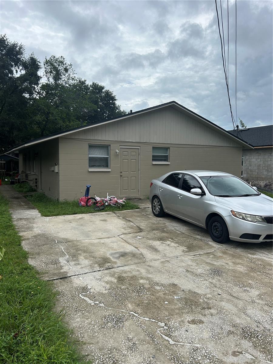 Excellent investment opportunity! This well-maintained duplex features two 2-bedroom, 1-bathroom units, each with updated kitchens and functional layouts. Both units are currently occupied, providing immediate rental income. Recent improvements include a new roof, ensuring long-term durability and reduced maintenance costs. Each unit offers comfortable living space, updated finishes, and reliable rental history.
Located in a convenient area close to shopping, dining, and major roadways, this property is ideal for investors seeking a turnkey income-producing asset.