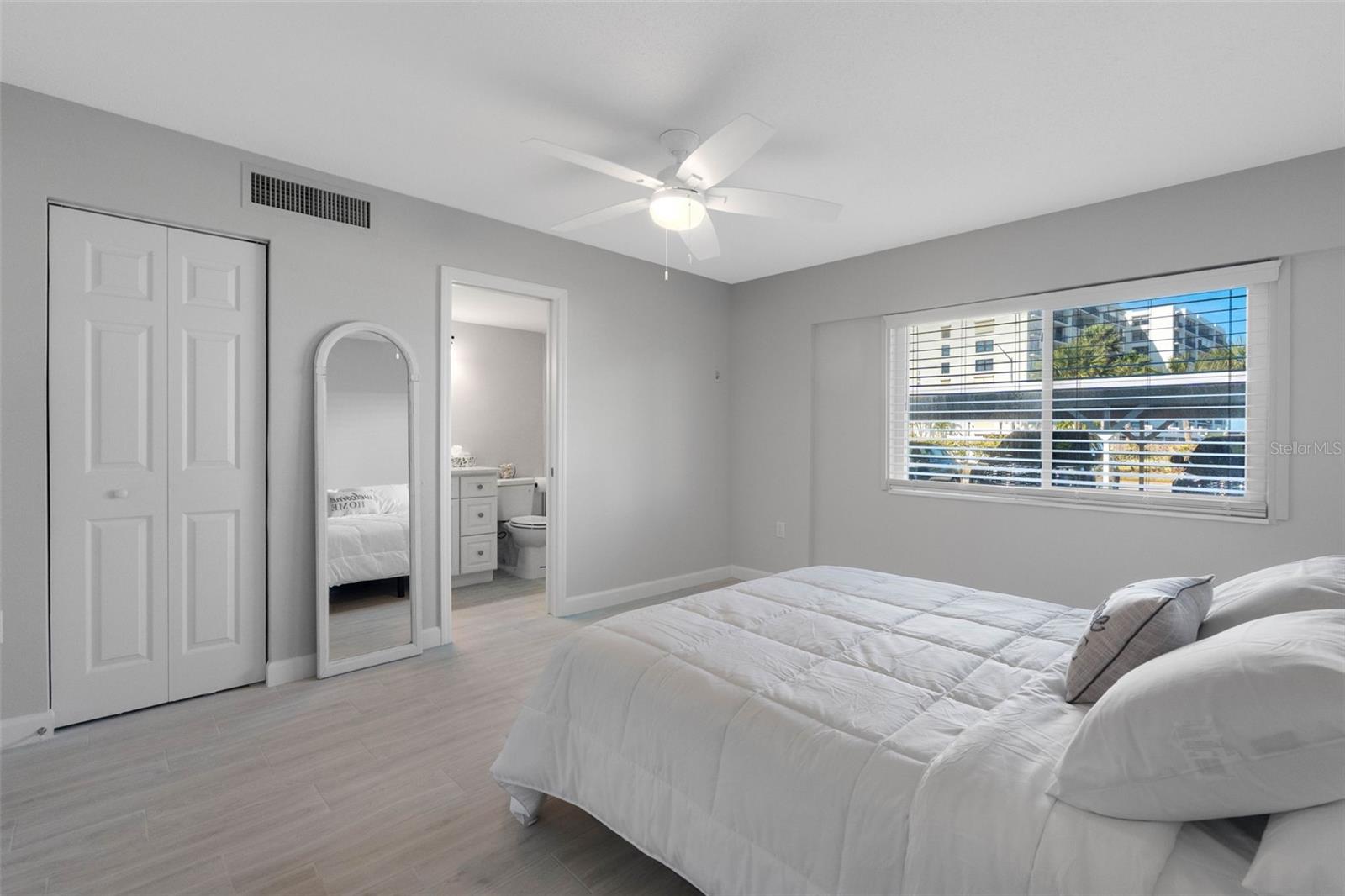 SAND KEY CONDO-BAYSIDE GARDENS I - Residential