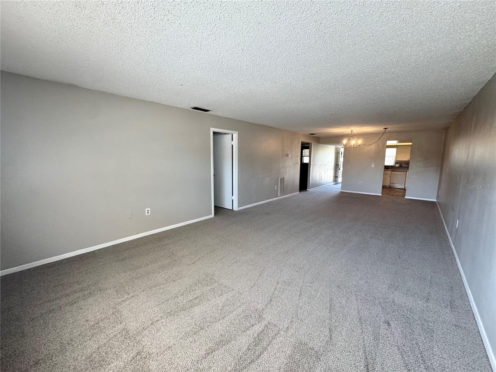 SEMINOLE OAKS APTS - Residential Lease