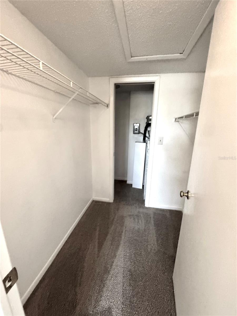 SEMINOLE OAKS APTS - Residential Lease