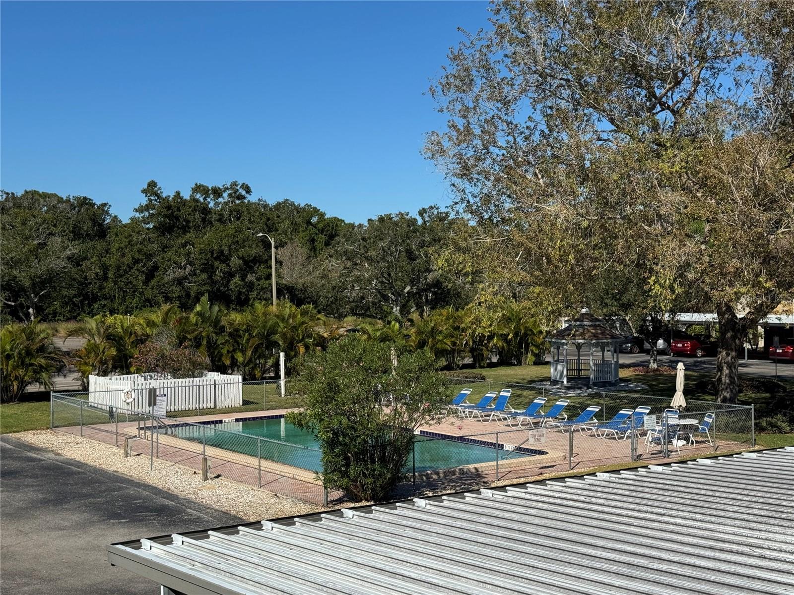 SEMINOLE OAKS APTS - Residential Lease