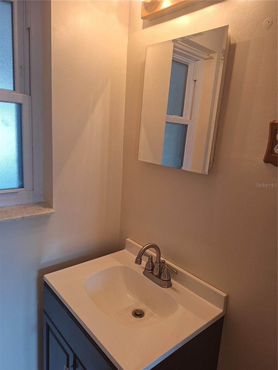 CROSS BAYOU ESTATES 2ND ADD - Residential