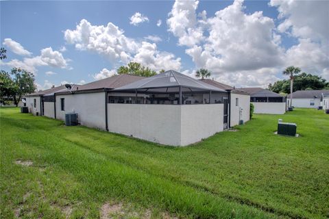 A home in TAVARES