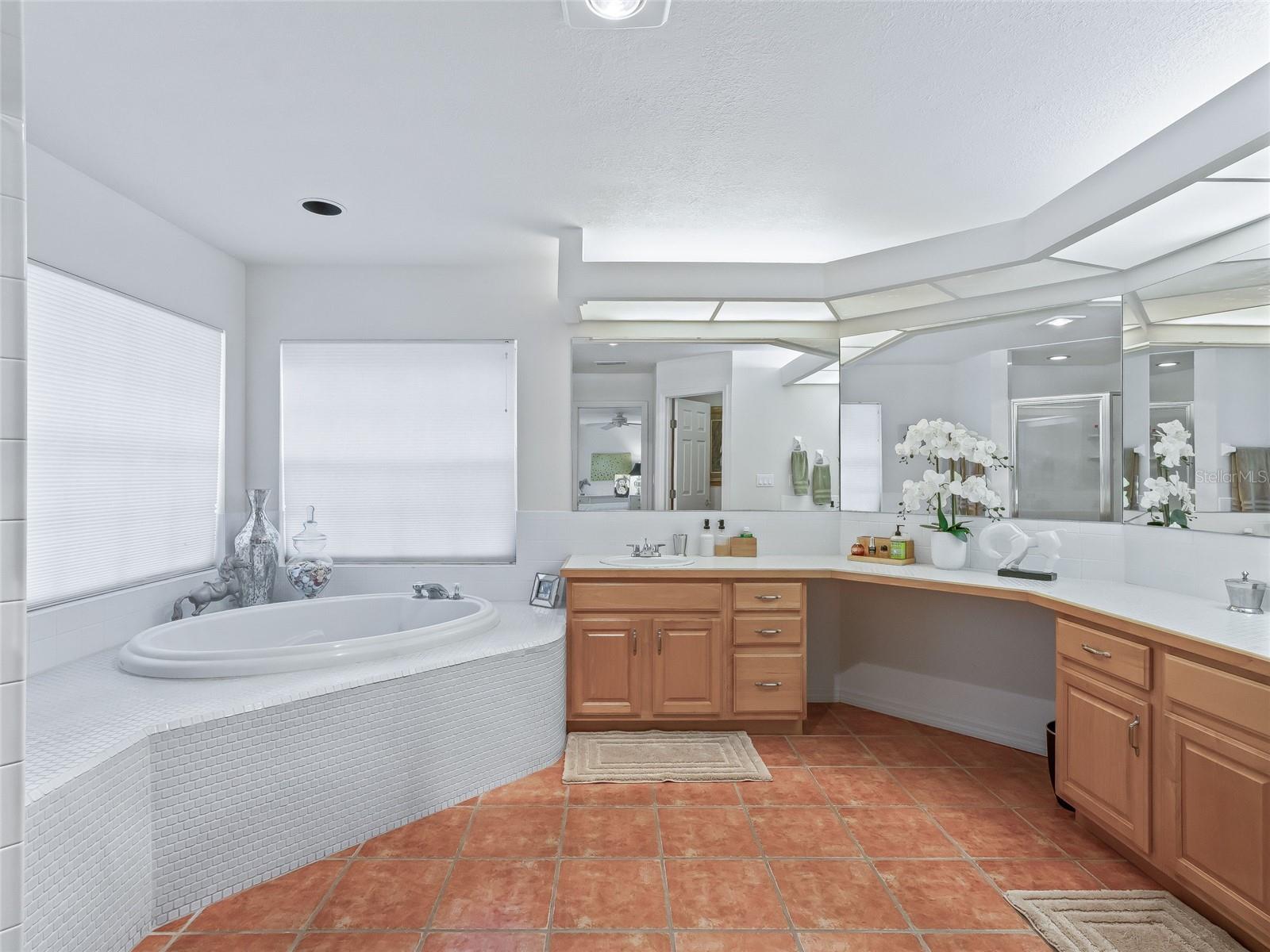 MEADOW WOOD FARMS UN 02 - Residential