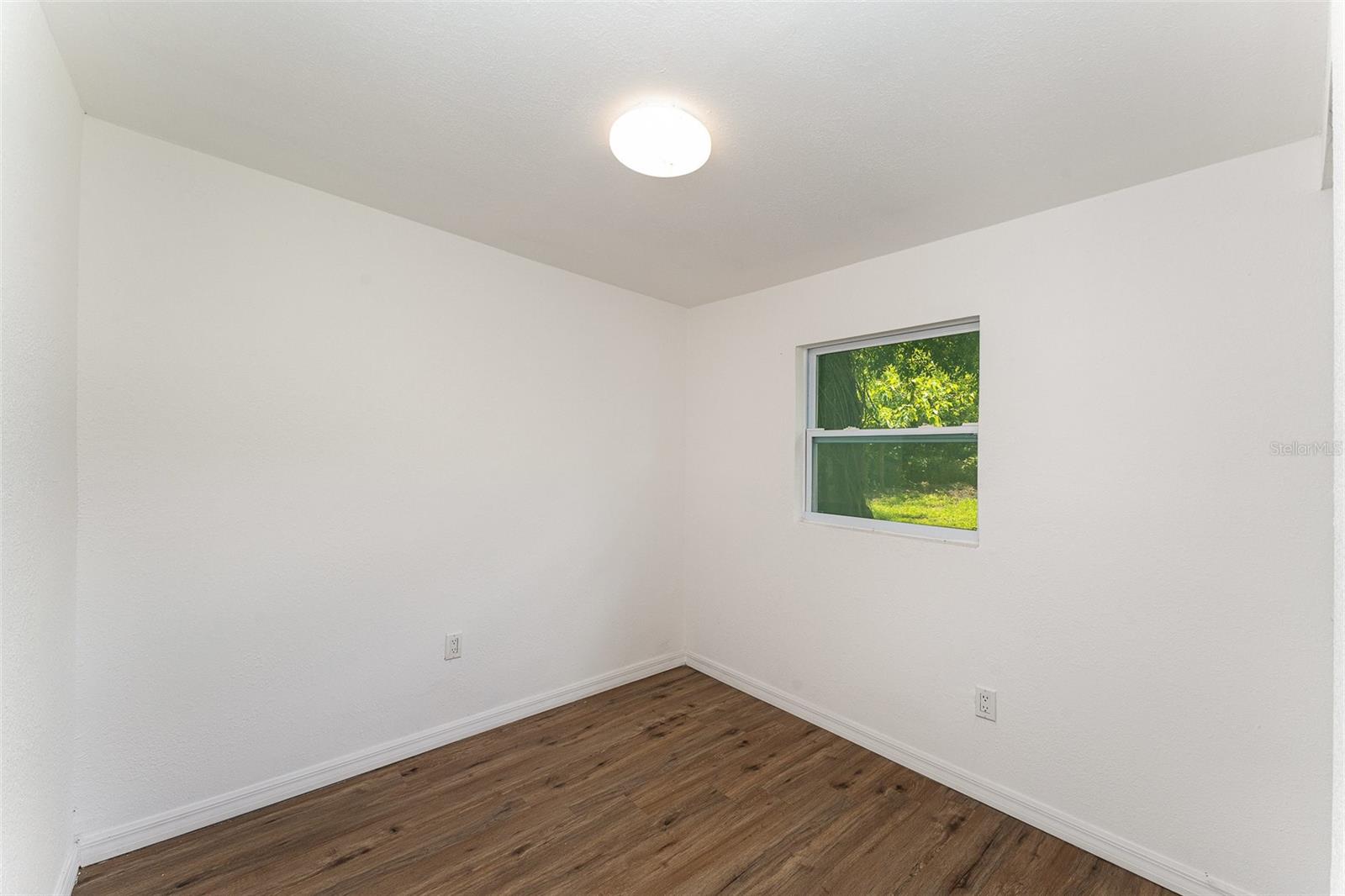 ROANOKE HILLS SUB - Residential Lease