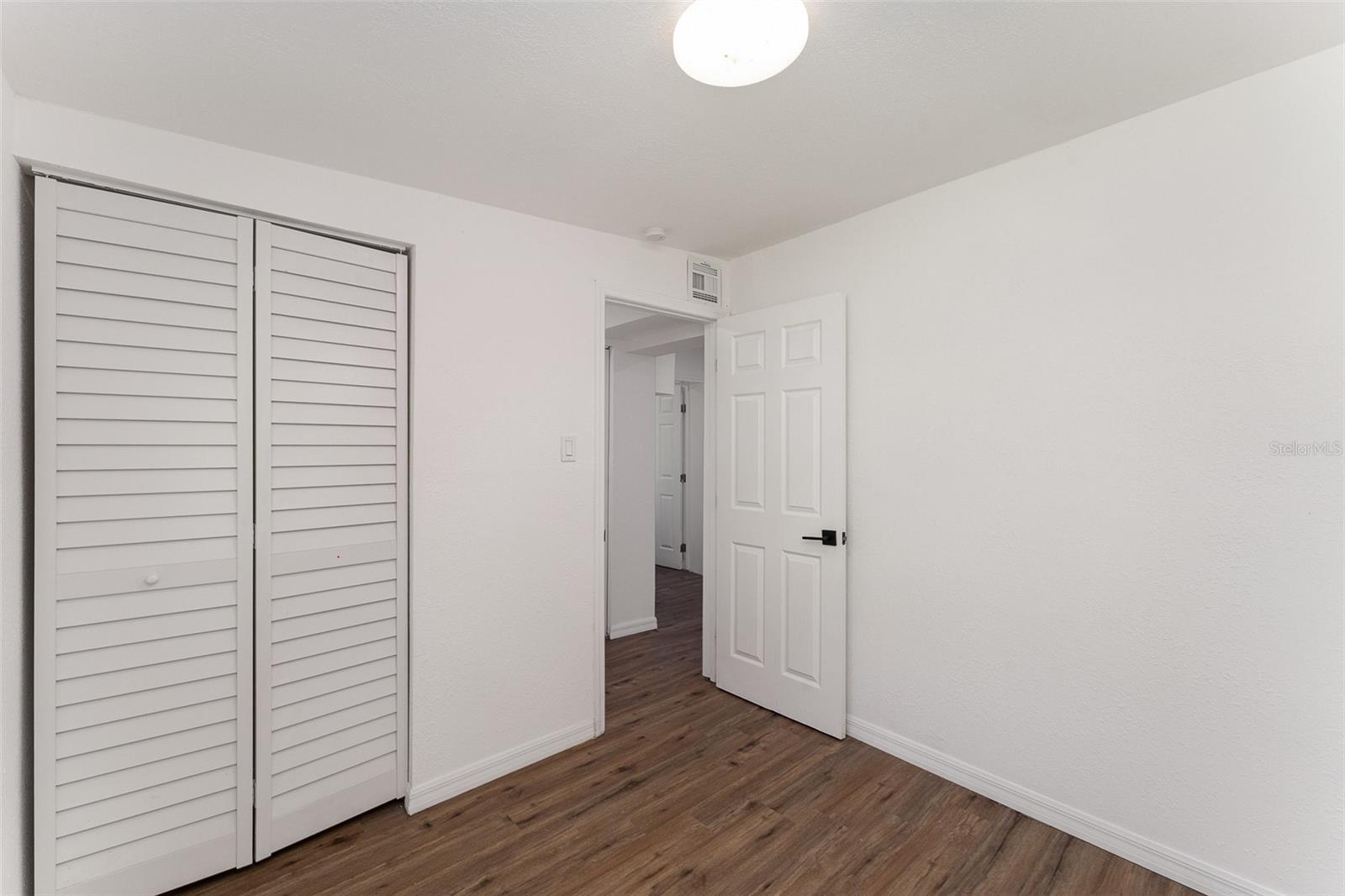 ROANOKE HILLS SUB - Residential Lease