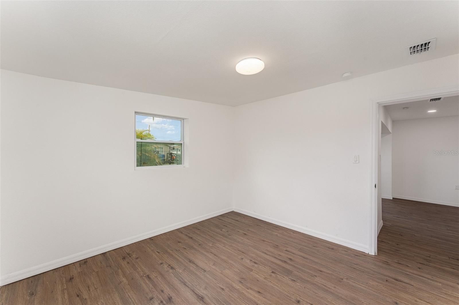 ROANOKE HILLS SUB - Residential Lease