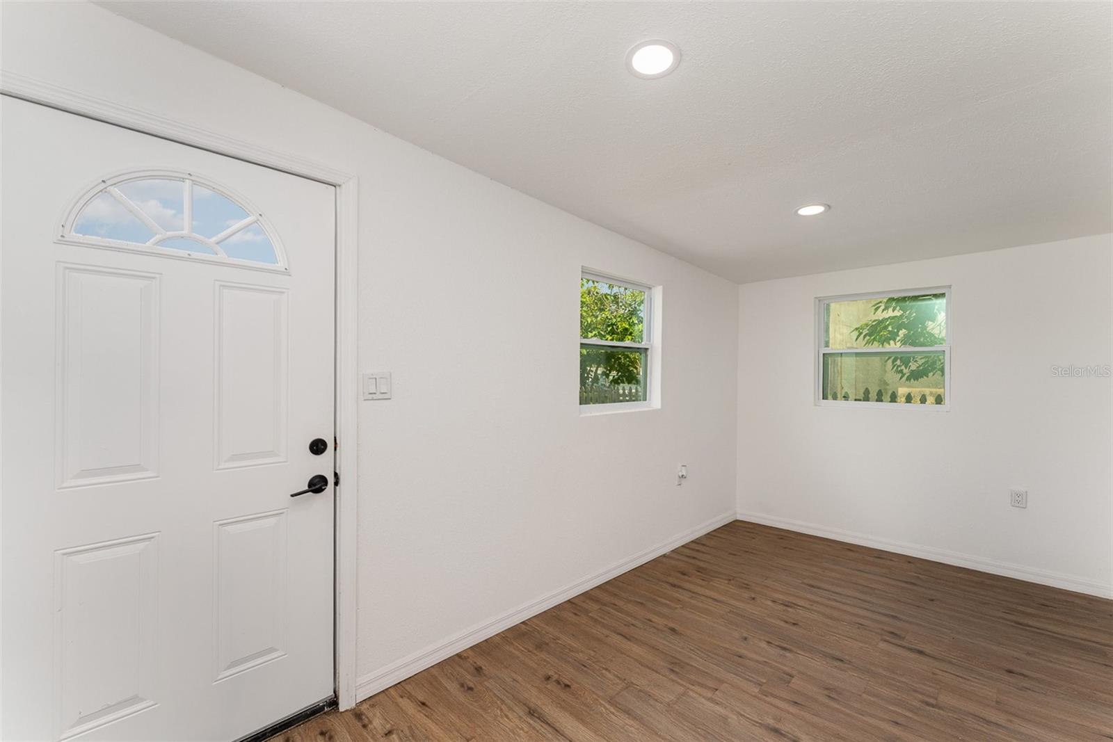 ROANOKE HILLS SUB - Residential Lease