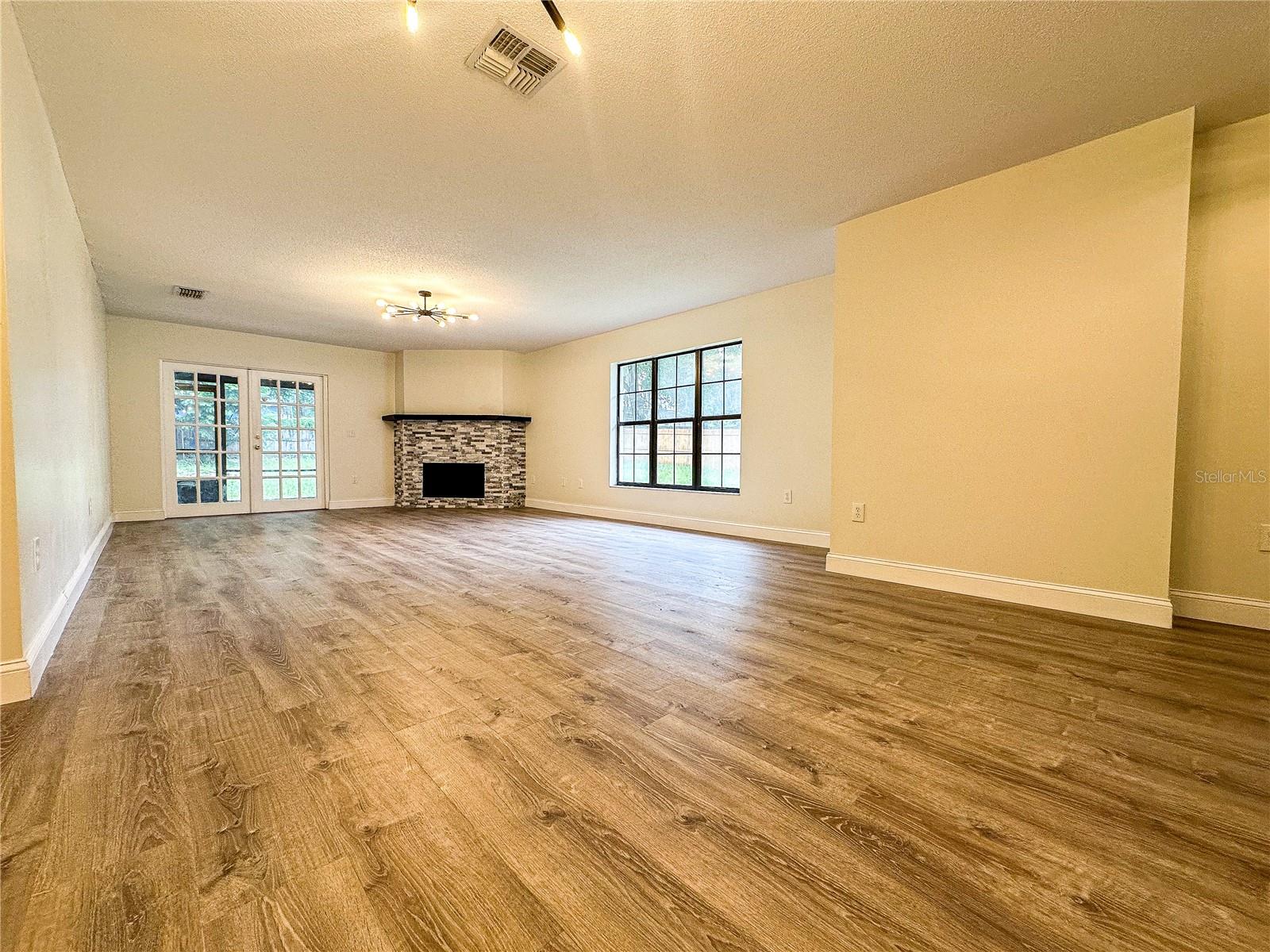 FRUITLAND PARK - Residential