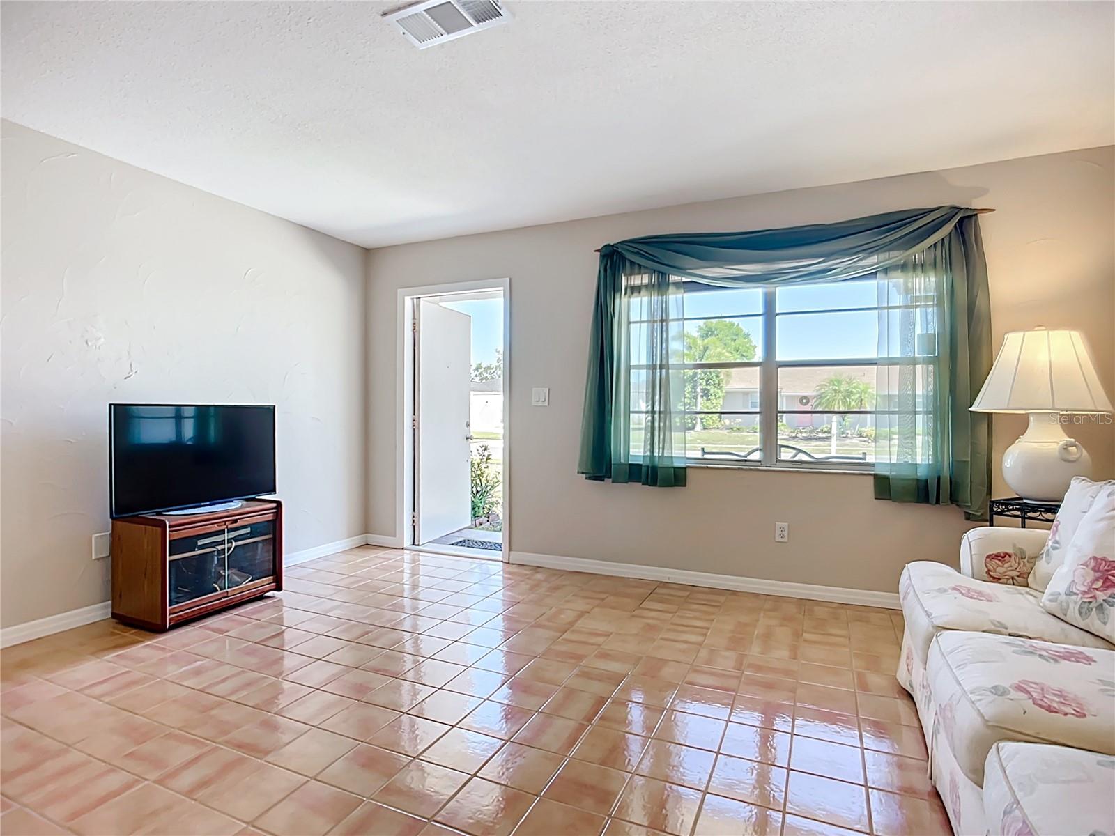 2705 21ST AVENUE W