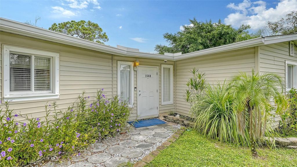Photo of 1560 Poinciana Road, Venice, FL 34293 (MLS # N6141482)