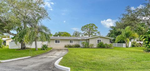1560 POINCIANA ROAD VENICE FL 34293