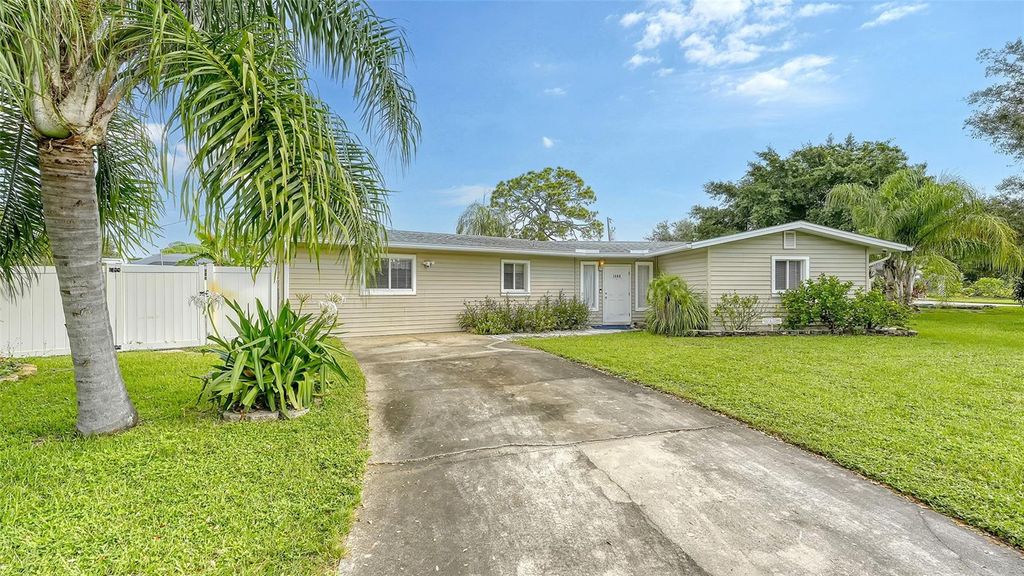 Photo of 1560 Poinciana Road, Venice, FL 34293 (MLS # N6141482)