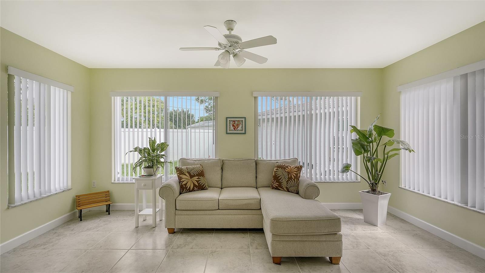 SOUTH VENICE - Residential