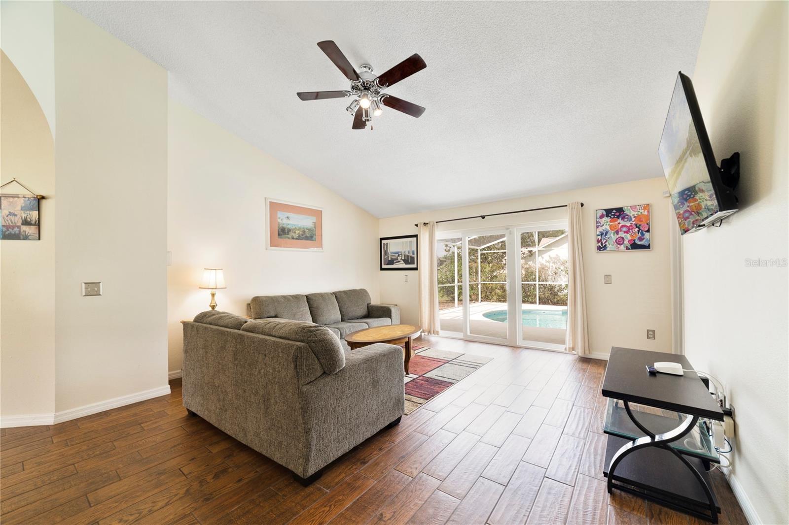 SUNRIDGE WOODS PH I - Residential