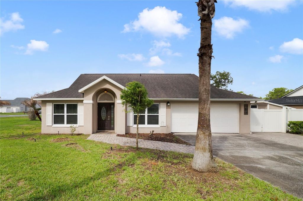Photo of 213 Sunset Ct, Davenport, FL 33837 (MLS # O6391744)