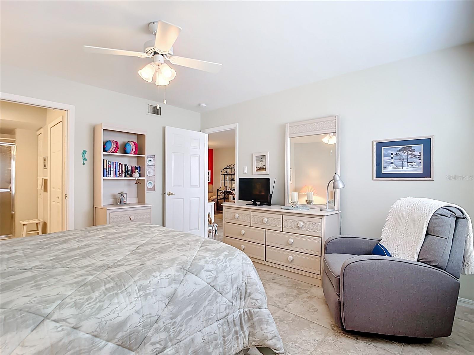 NORTH SHORE/KINGSWAY - Residential