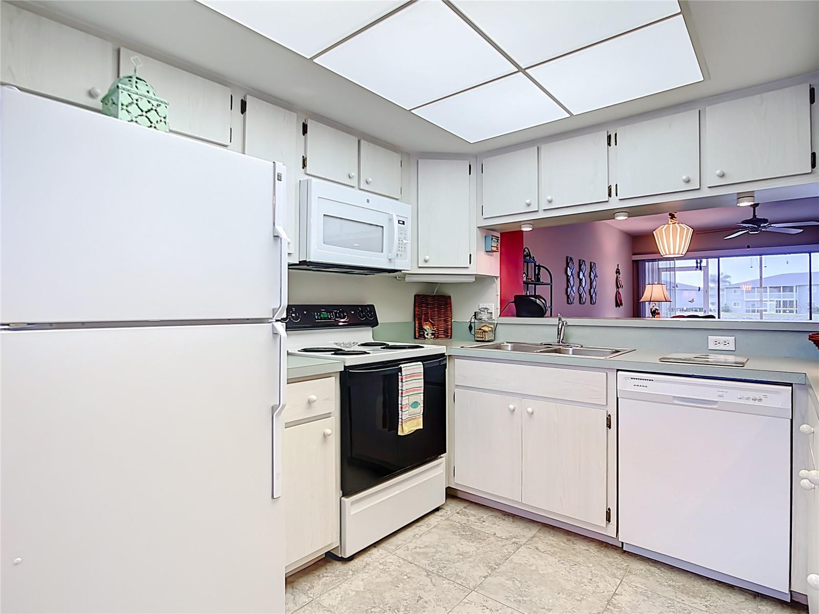 NORTH SHORE/KINGSWAY - Residential