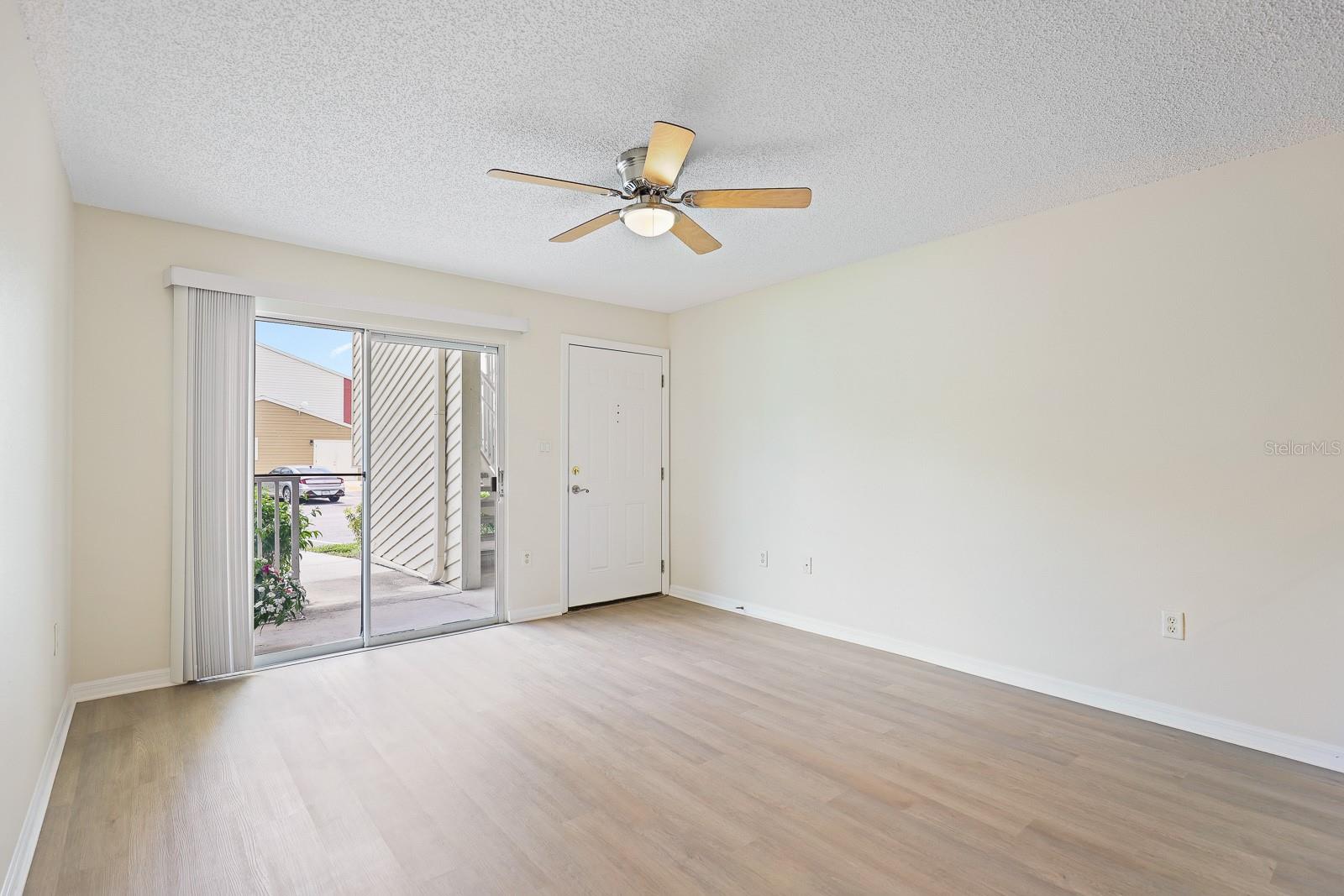 302 LAKE PARSONS GREEN 104