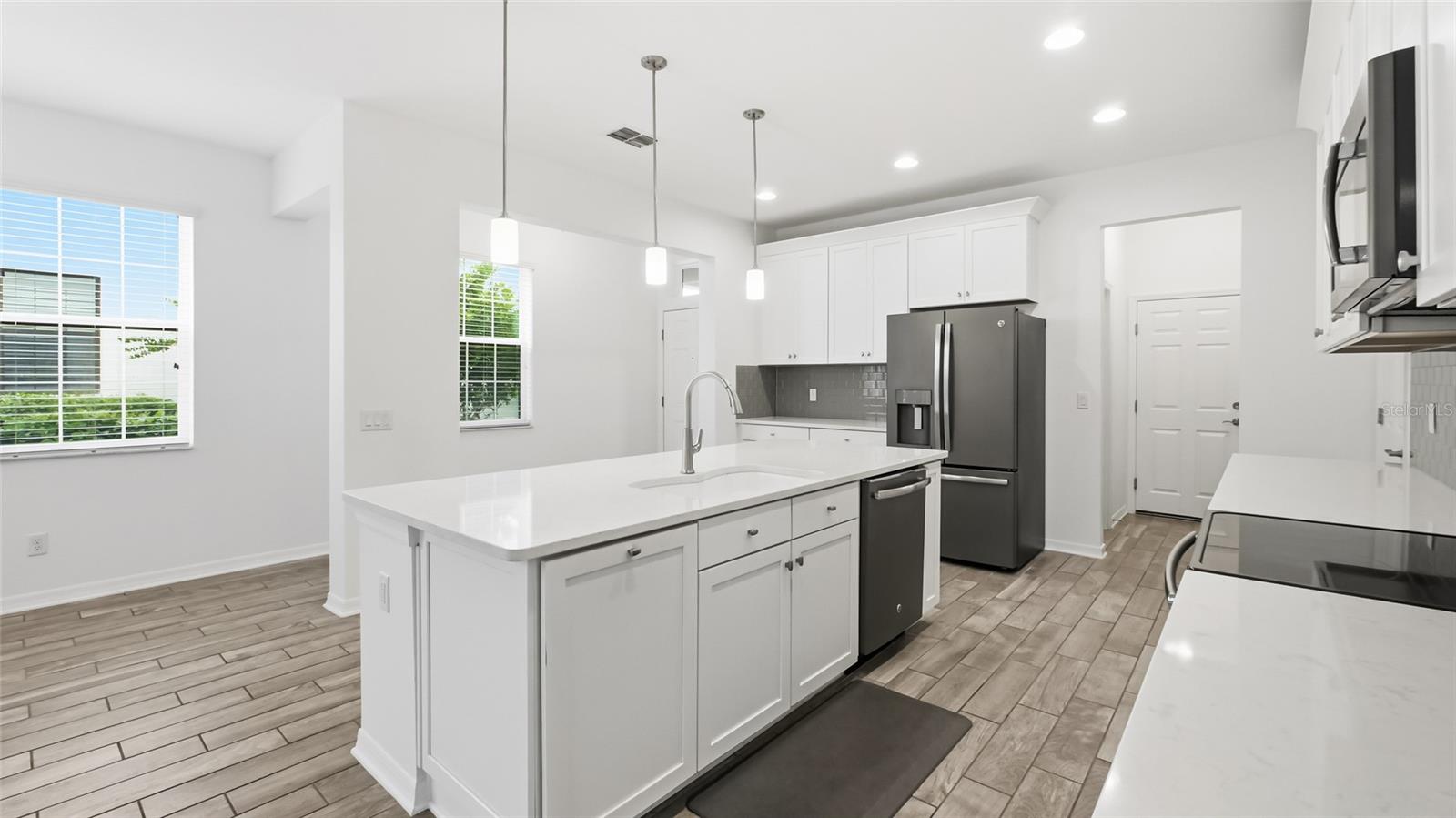 WEST LAKE TWNHMS PH 2 - Residential Lease